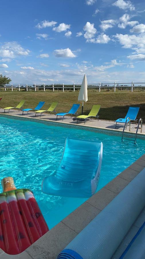 Kourline Villalunoterie Futuroscope Piscine Spa Oyre Exterior foto